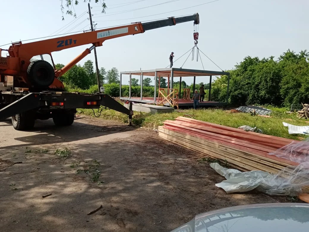 В поселке Новостроево под Правдинском начались работы по установке модульного ФАПа