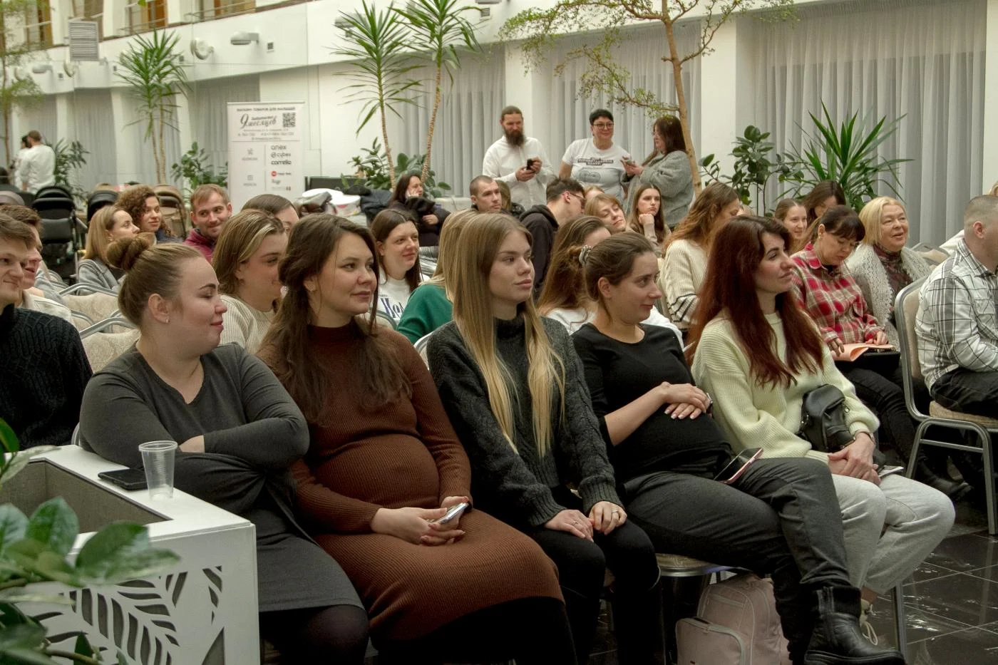 Поддержка семейных ценностей: в Калининграде прошел “девичник” для беременных