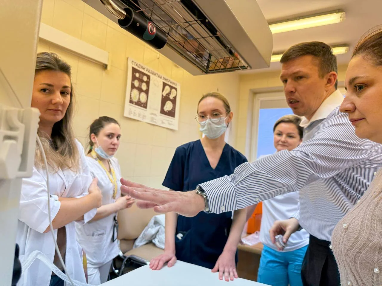 Один из лучших в России тренеров по реанимации и стабилизации новорожденных обучает калининградских врачей