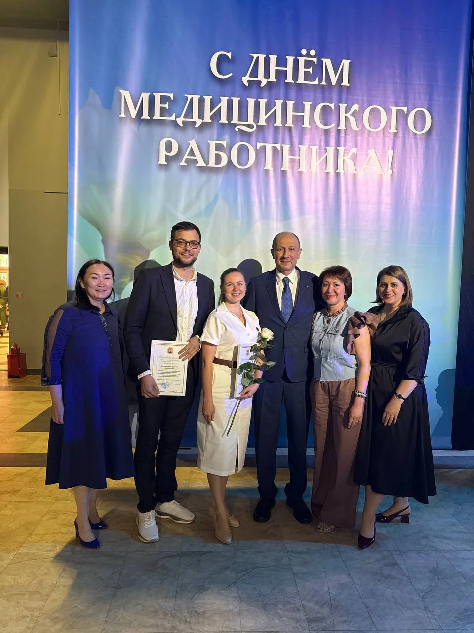 Торжественное мероприятие в честь Дня медицинского работника: врачи Перинатального центра Калининградской области награждены за спасение роженицы с онкозаболеванием