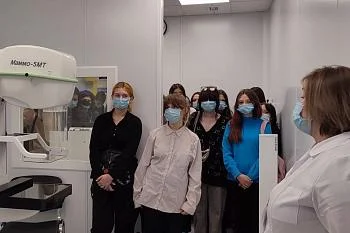 Городская больница № 4 провела день открытых дверей для калининградских школьников Городская больница № 4 провела день открытых дверей для калининградских школьников