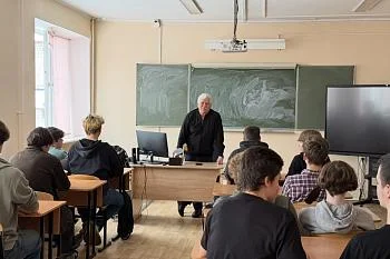 Врач Перинатального центра провел лекцию о мужском здоровье для студентов