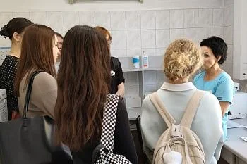 Специалисты Перинатального центра познакомили школьников с работой консультативно-диагностического отделения Специалисты Перинатального центра познакомили школьников с работой консультативно-диагностического отделения
